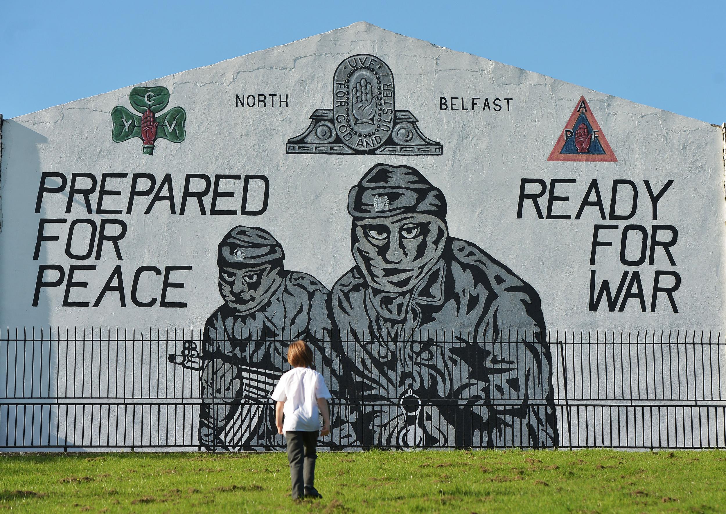 Φόβοι για ανάφλεξη στη Β. Ιρλανδία – Νέο IRA βλέπουν στη δολοφονία της δημοσιογράφου