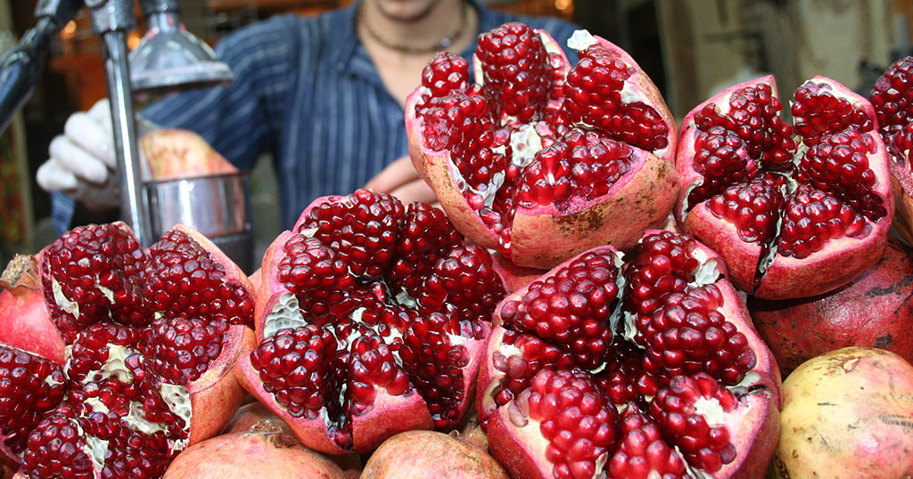 Να γιατί πρέπει να τρως ή να πίνεις ένα ρόδι τη μέρα όσο τα βρίσκεις!