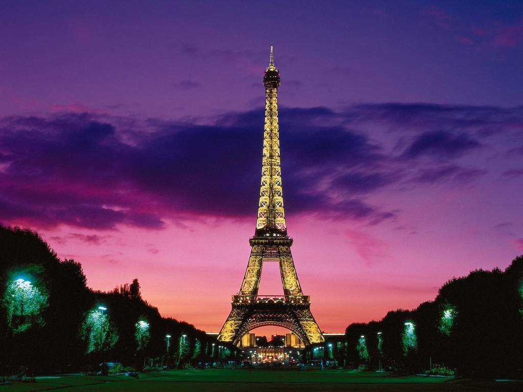 Έχεις βγάλει νυχτερινή φωτογραφία τον Πύργο του Άιφελ; – Τότε μπορεί να έχεις παρανομήσει