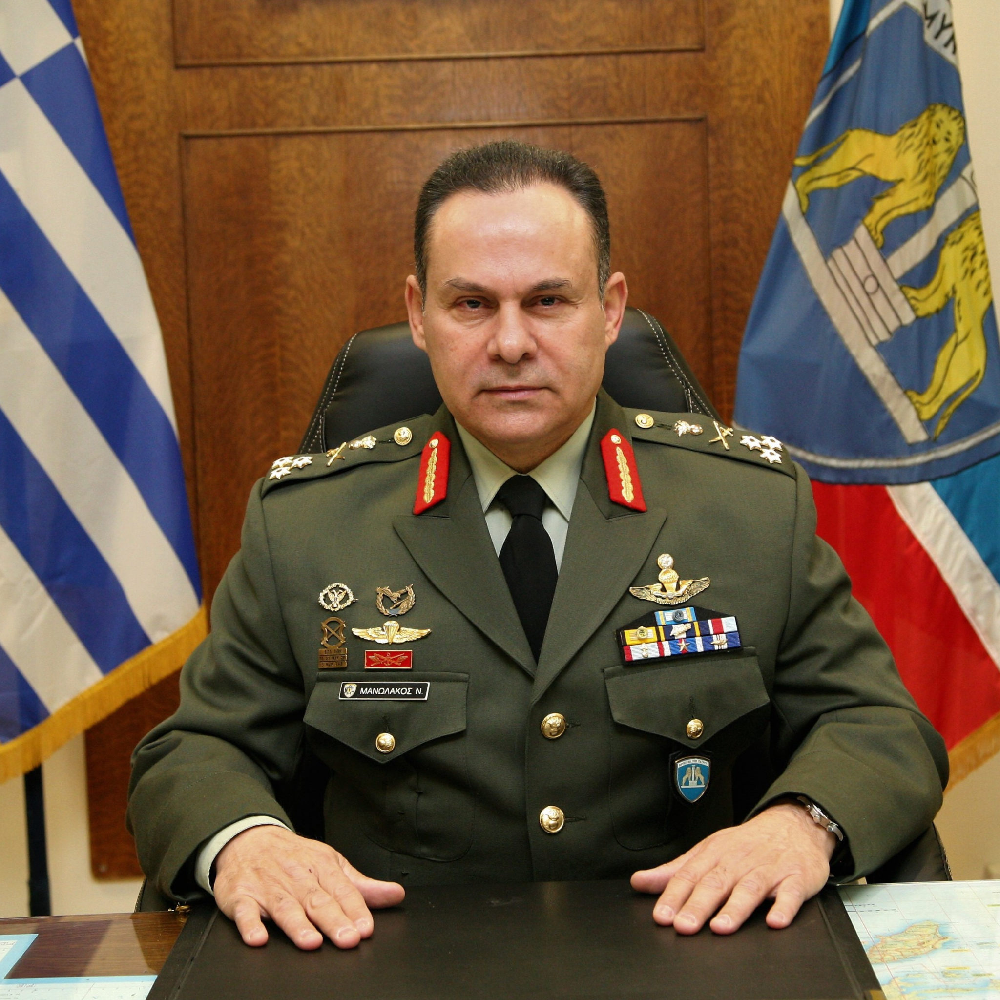Στρατηγός Μανωλάκος: «Οι χιλιάδες λαθρομετανάστες μπορεί να είναι η ”ωρολογιακή βόμβα” για την ασφάλεια των νησιών»