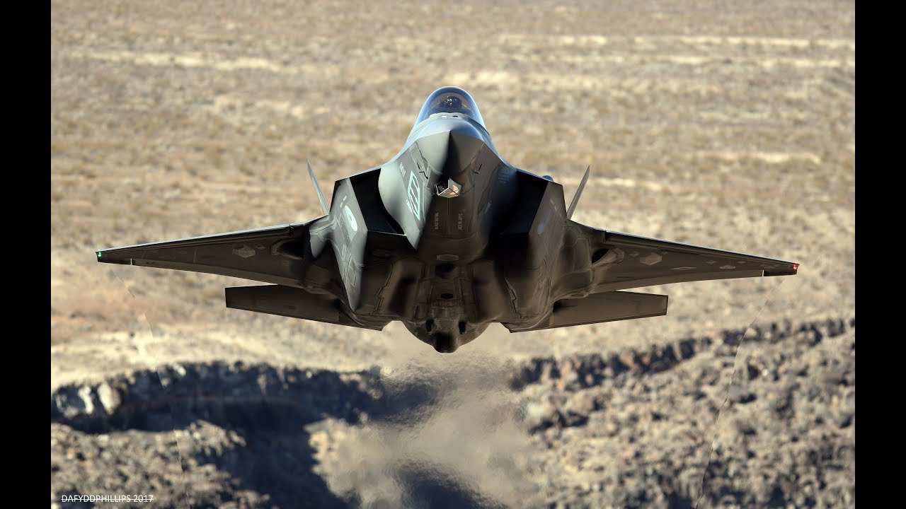 Πτήσεις στην “Death Valley”: Εντυπωσιακοί ελιγμοί μαχητικών αεροσκαφών σε «απόσταση αναπνοής» (βίντεο)