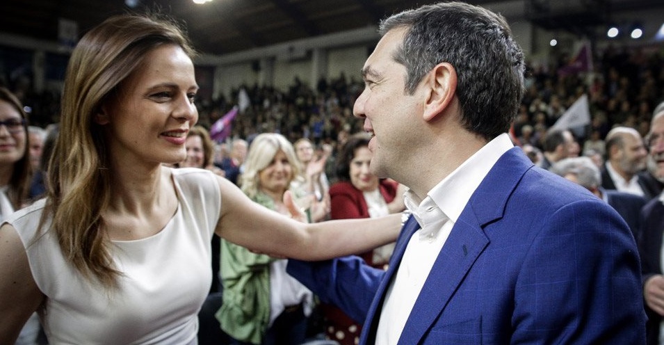 Το φιλί της Ε.Αχτσιόγλου στον Α.Τσίπρα (φώτο)