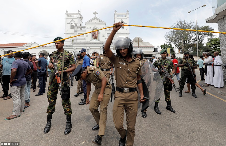 Τραγωδία δίχως τέλος στη Σρι Λάνκα: Αυξήθηκε και άλλο ο αριθμός των θυμάτων  – Στους 215 οι νεκροί