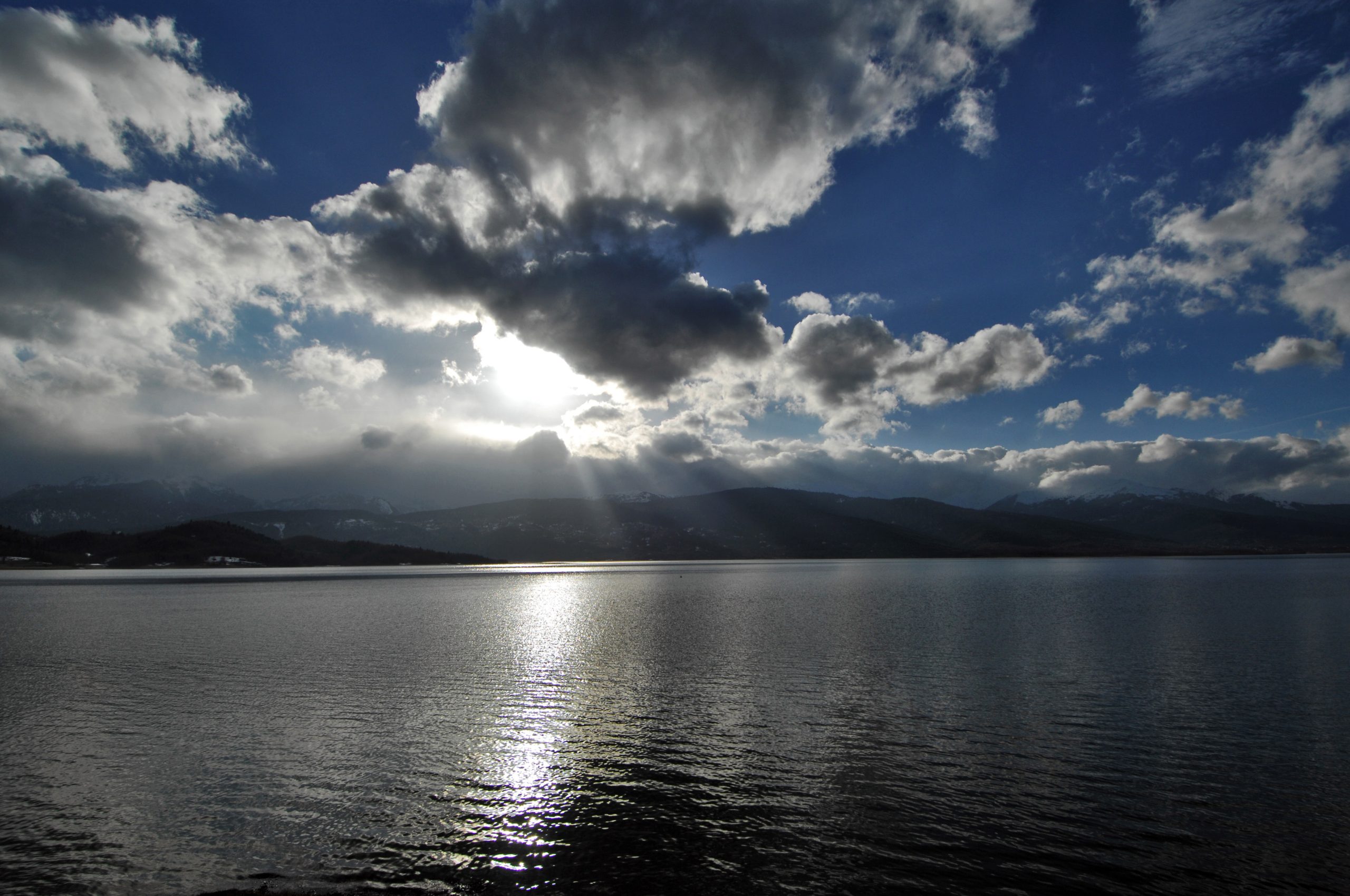 Απίθανοι τρόποι να προβλέψετε τον καιρό και τους σεισμούς (και να πέσετε μέσα!)