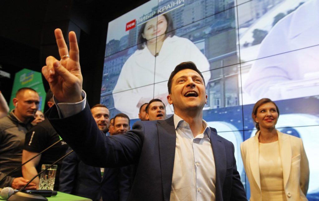 Αλλαγή σκηνικού στην Ουκρανία: Η εκλογή Βολόντιμιρ Ζελένσκι επαναφέρει το Κίεβο στην επιρροή της Μόσχας;