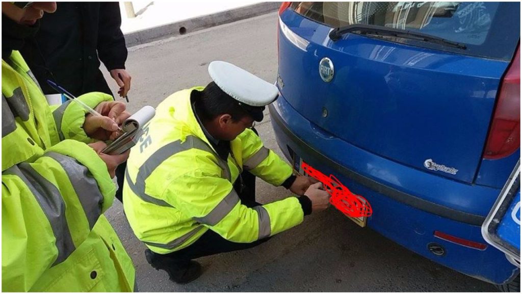 Από σήμερα η επιστροφή πινακίδων και αδειών οδήγησης λόγω Πάσχα