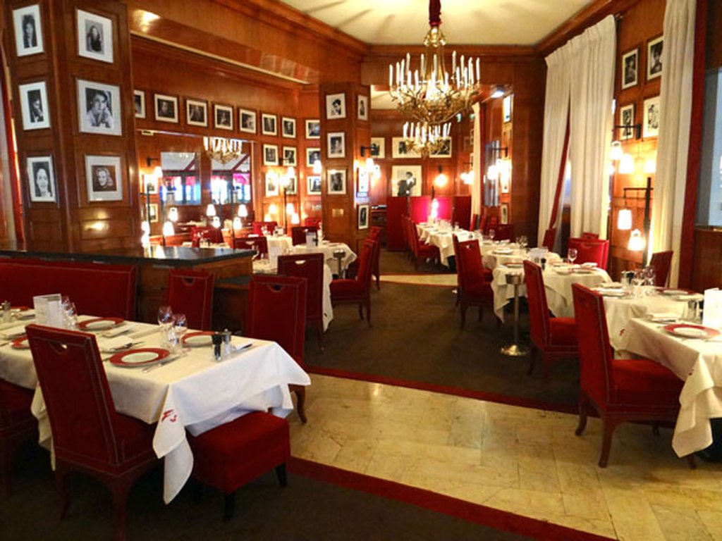 Παρίσι: Εστιατόρια και καφετέριες χρεώνουν όσους ακυρώνουν τελευταία στιγμή την κράτησή τους