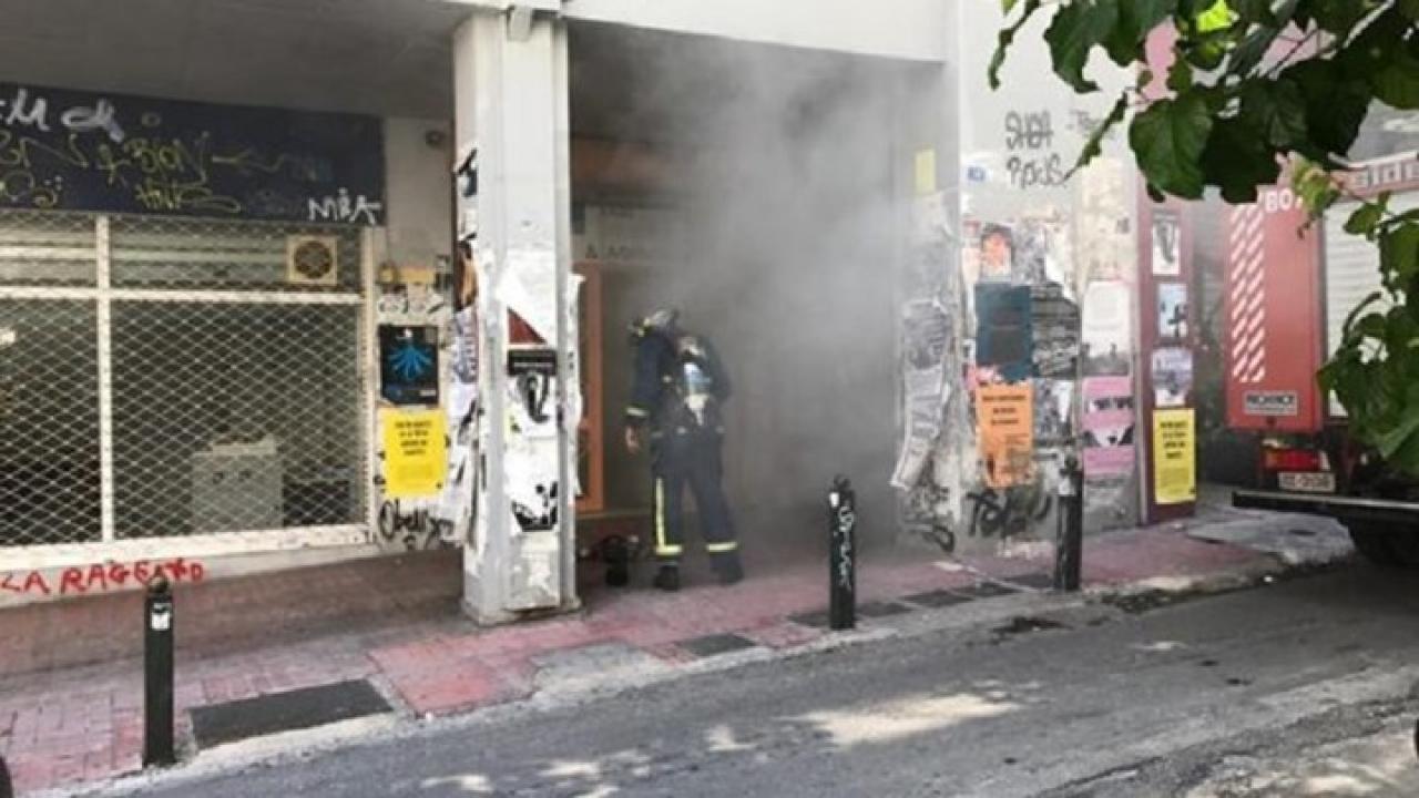 Συναγερμός στο κέντρο της Αθήνας – Φωτιά σε κτίριο στα Εξάρχεια