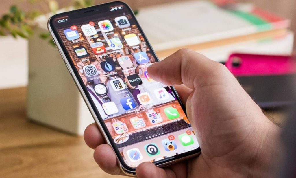 Να τι δεν πρέπει να κοινοποιείς ποτέ στα social media όταν ταξιδεύεις