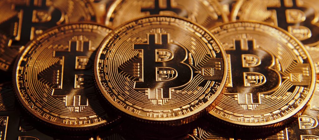 Σε υψηλό εξαμήνου το Bitcoin- Ξεπέρασε τα 5.600 δολάρια