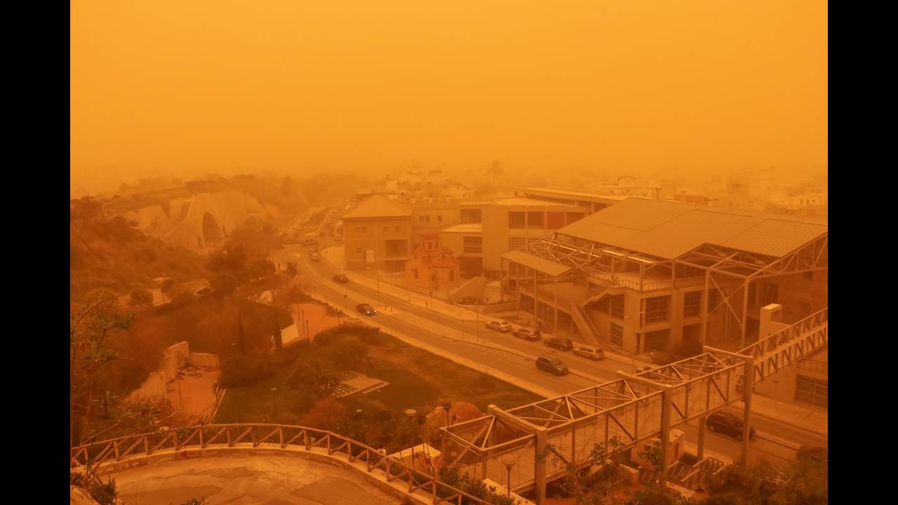 Πώς η αφρικανική σκόνη «εξαφανίζει» την Ελλάδα – Βίντεο από δορυφόρο!