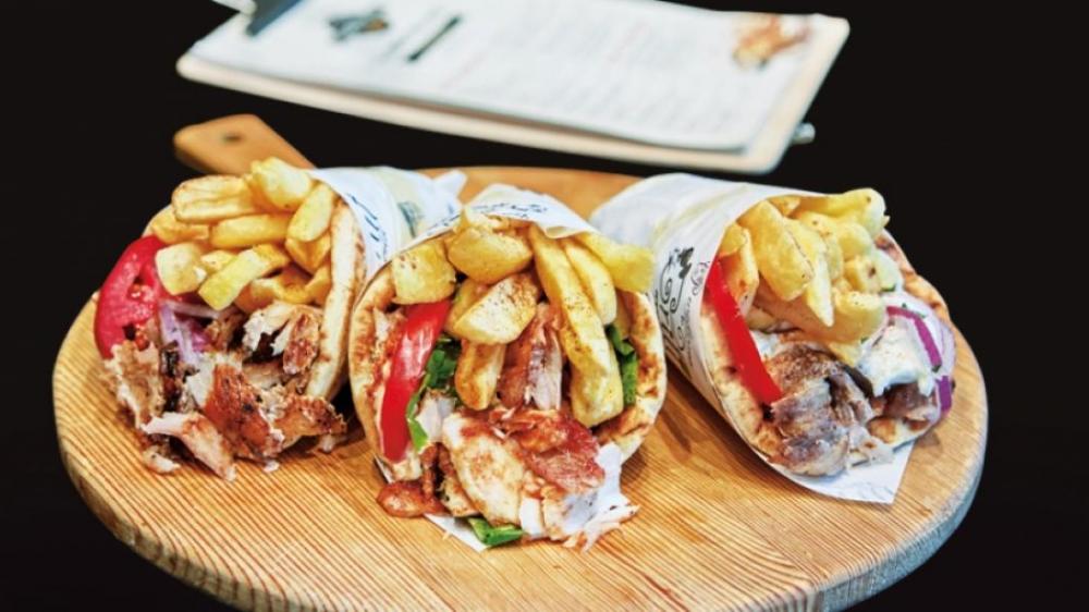 Αύξηση στο σουβλάκι: Ξεκινά έλεγχος από την Επιτροπή Ανταγωνισμού