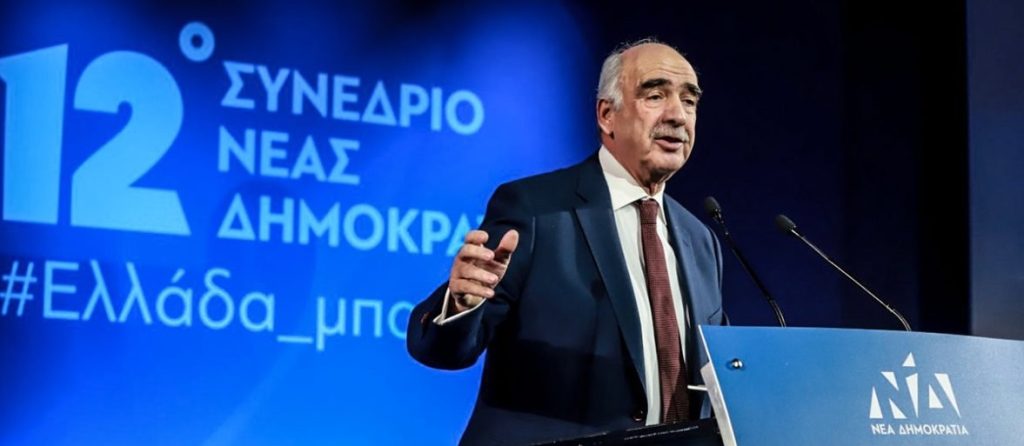 Η συνήθεια που έγινε λατρεία – Και η φετινή κάρτα του Β.Μεϊμαράκη για το Πάσχα είναι μοναδική (φώτο)