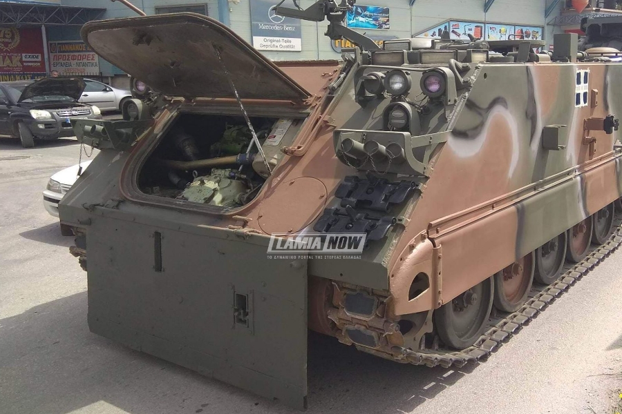 Χαλκίδα: Στη μέση του δρόμου «έμεινε» ένα ΤΟΜΠ Μ113 (φωτό)