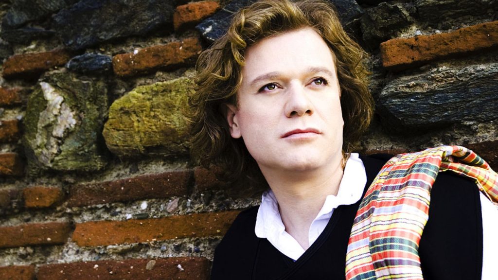 Πέτρος Γαϊτάνος για την κριτική των «Αρβύλα»: «Πραγματικά, δεν ασχολούμαι – Αλλωστε όλοι στον Θεό απολογούμαστε»