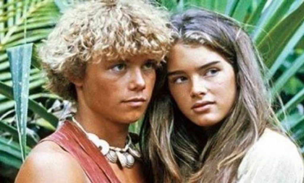 Να που γυρίστηκε η Γαλάζια Λίμνη: Πλούσια βλάστηση και καταγάλανα νερά (φωτο)