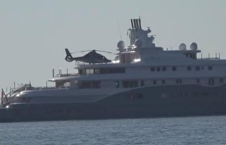 Μύκονος: Στο νησί μία από τις 10 ακριβότερες θαλαμηγούς στον κόσμο- Έκπληκτοι οι παραθεριστές (βίντεο)