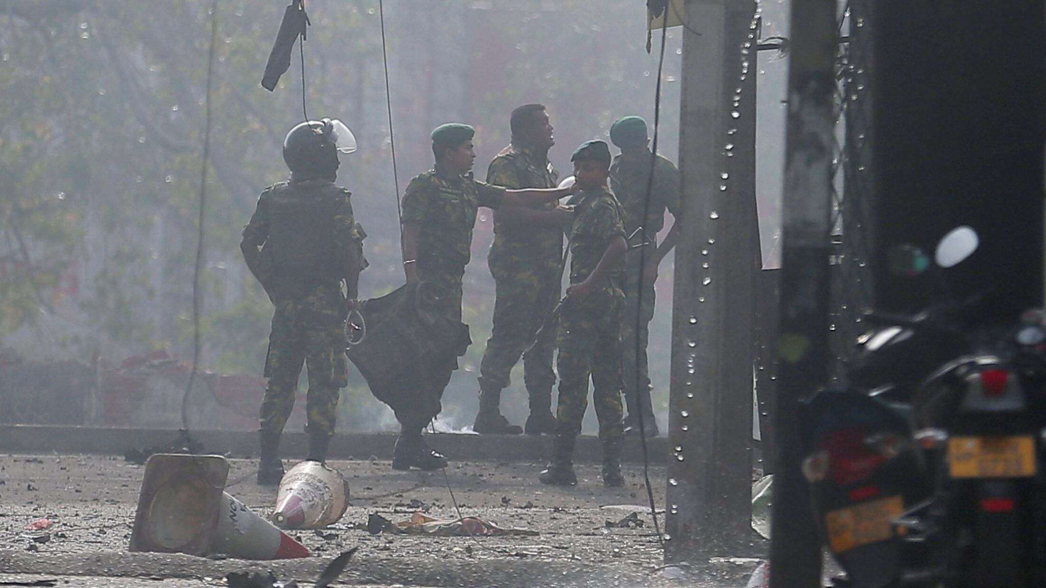 Νέες εκρήξεις στην Σρι Λάνκα και συμπλοκή ενόπλων με αστυνομικές δυνάμεις!