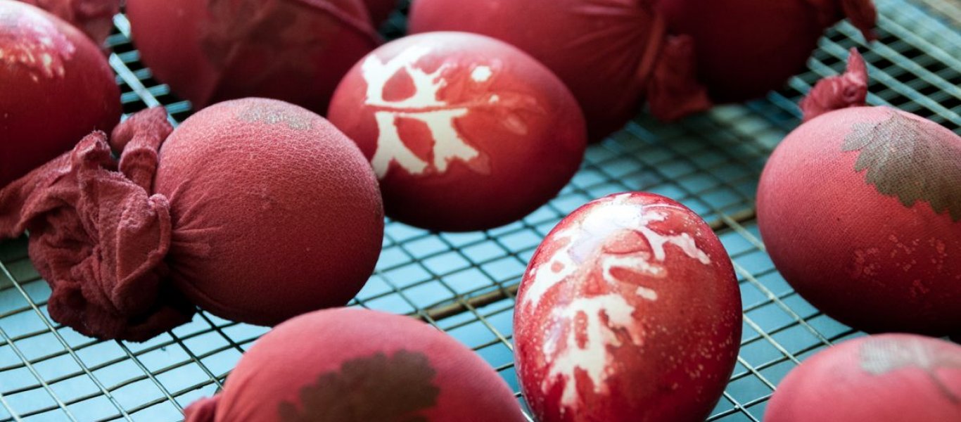 Πασχαλινά αυγά: Πόσο διαρκούν εκτός ψυγείου – Προσοχή