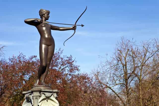 ellada-artemis-hyde-park-london-min