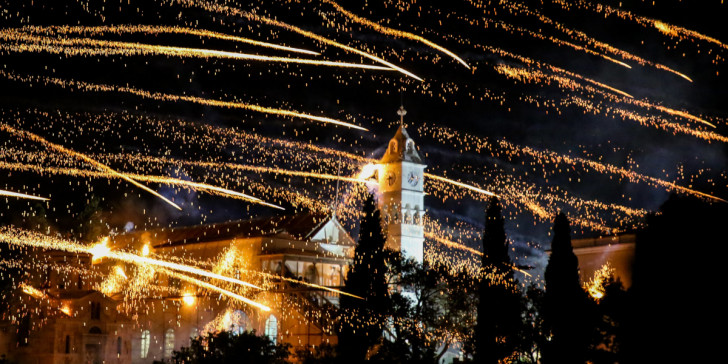 Χίος: «Πήρε φωτιά» και φέτος η Χίος από τον ρουκετοπόλεμο (βίντεο)