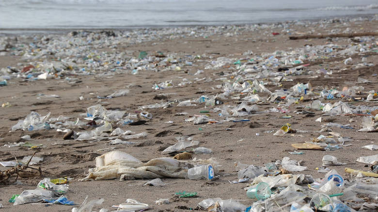 Η Ελλάδα απειλείται από τα πλαστικά- Στο «κόκκινο» η ρύπανση