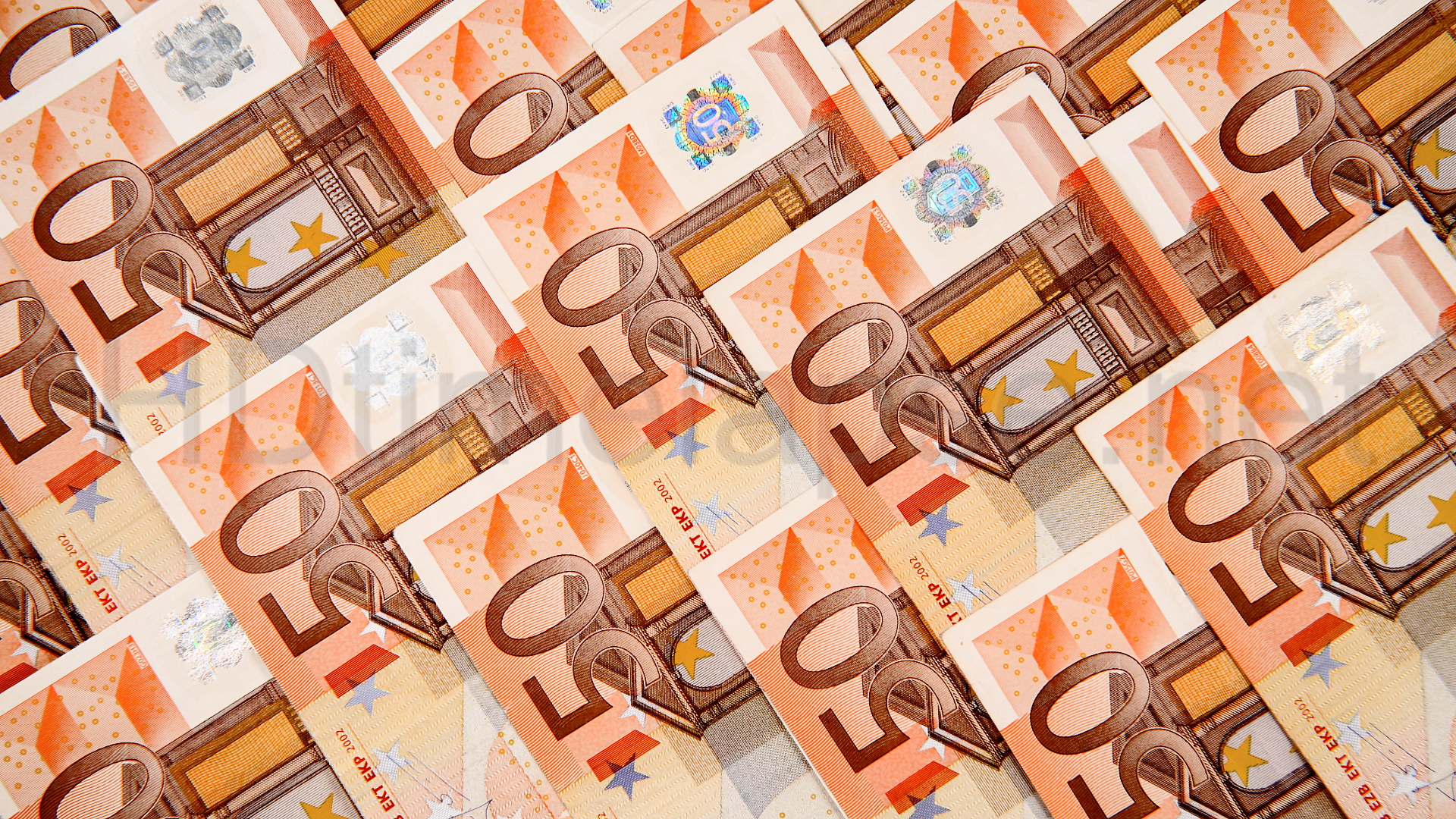 Δείτε τι θα συμβεί αν βάλετε για πλύσιμο ένα χαρτονόμισμα του ευρώ (βίντεο)