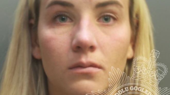 «Ροζ» σκάνδαλο στις φυλακές – Ασυγκράτητη σωφρονιστική υπάλληλος συνευρισκόταν με κρατούμενο (φώτο)