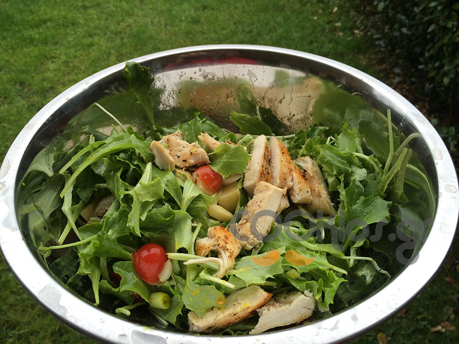 Η συνταγή της ημέρας: Πράσινη σαλάτα με ψητό κοτόπουλο