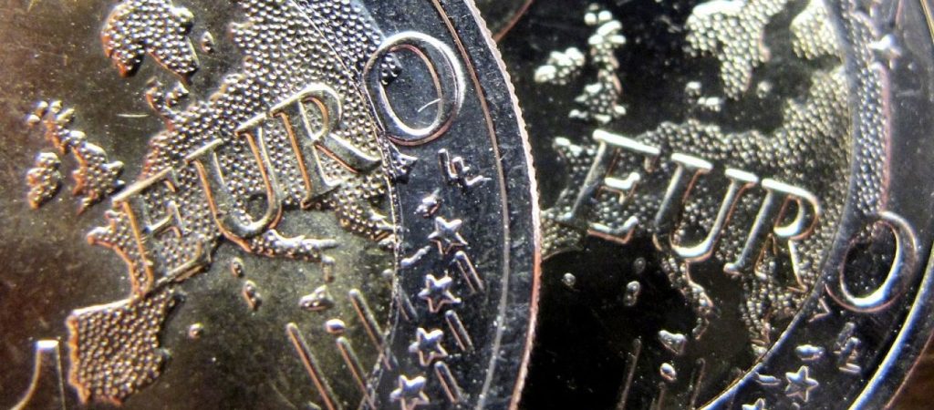 Απίθανο βίντεο: Δείτε τι περνά το… ευρώ προκειμένου να φθάσει στα χέρια σας