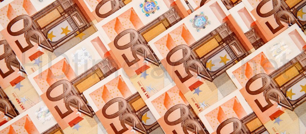 Η single μαμά που βγάζει χιλιάδες ευρώ βγαίνοντας με παντρεμένους