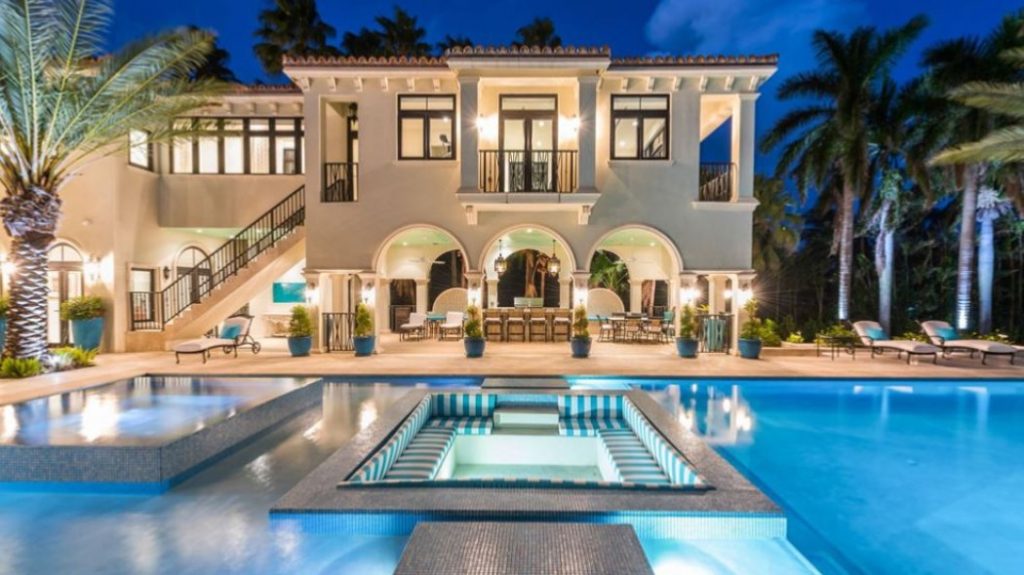 Στο σπίτι του Πιτίνο μένατε; – Δείτε την «φτωχική» του έπαυλη