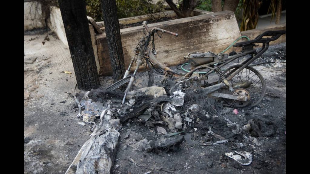 Ντοκουμέντο από τη φωτιά στο Μάτι – «Φωτιά στον κήπο του Ψινάκη – Στείλτε κάποιον, τα έχει καλά με τα κανάλια» (φωτο)