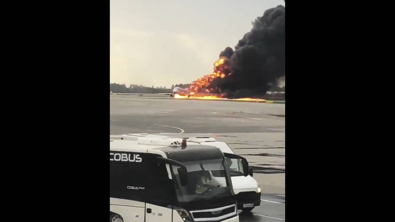 Αεροπορικό δυστύχημα Ρωσία – Οι επιβάτες της business class «εμπόδισαν» τους υπόλοιπους να σωθούν (βίντεο)
