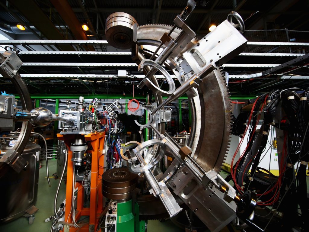 Η Ελλάδα εξετάζει το ενδεχόμενο για αναβαθμισμένο ρόλο στο CERN