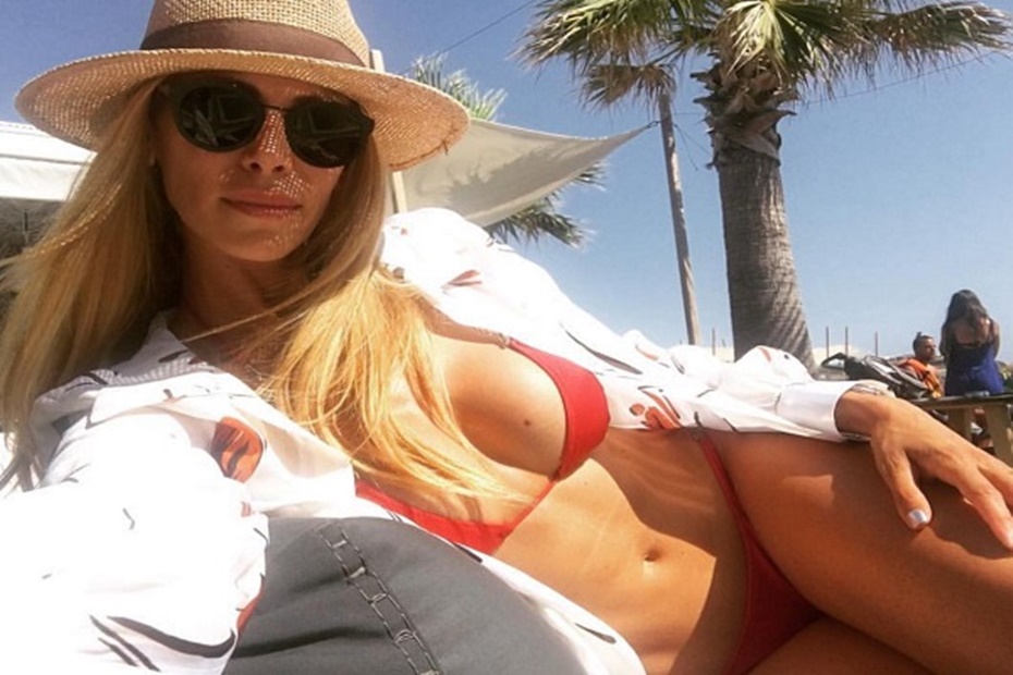 Το απόλυτο «κόλλημα»: Η Στέλλα έρχεται για να σε… στείλει! (φώτο)