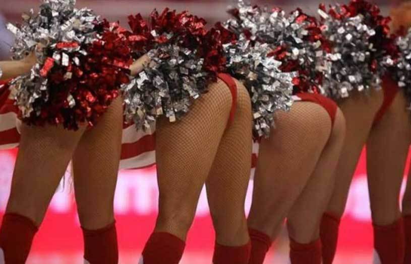 Χαμός στη Ρωσία με το «ακατάλληλο» σόου τσιρλίντερ πριν από αγώνα μπάσκετ! (βίντεο)