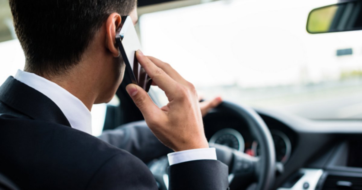 Τι μπορεί να πάθεις στο δέρμα αν χρησιμοποιείς κινητό τηλέφωνο;