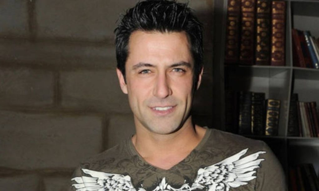 Αγωνία για τον Κωνσταντίνο Αγγελίδη: Δύσκολες ώρες για τον παρουσιαστή