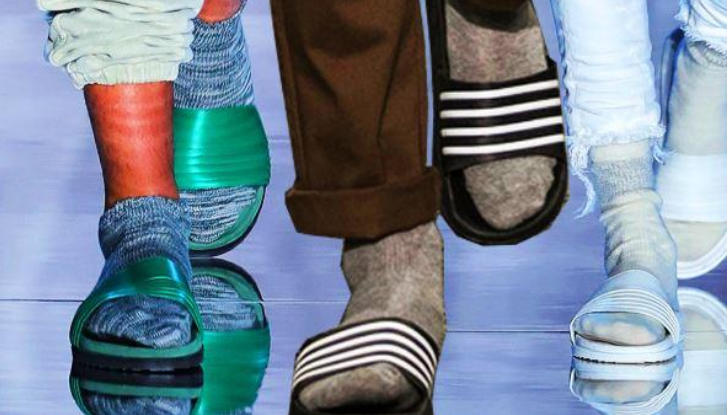Σανδάλι με κάλτσα… Οταν το φορούσαν οι Γερμανοί κοροϊδεύατε… τώρα σαρώνει η νέα μόδα!