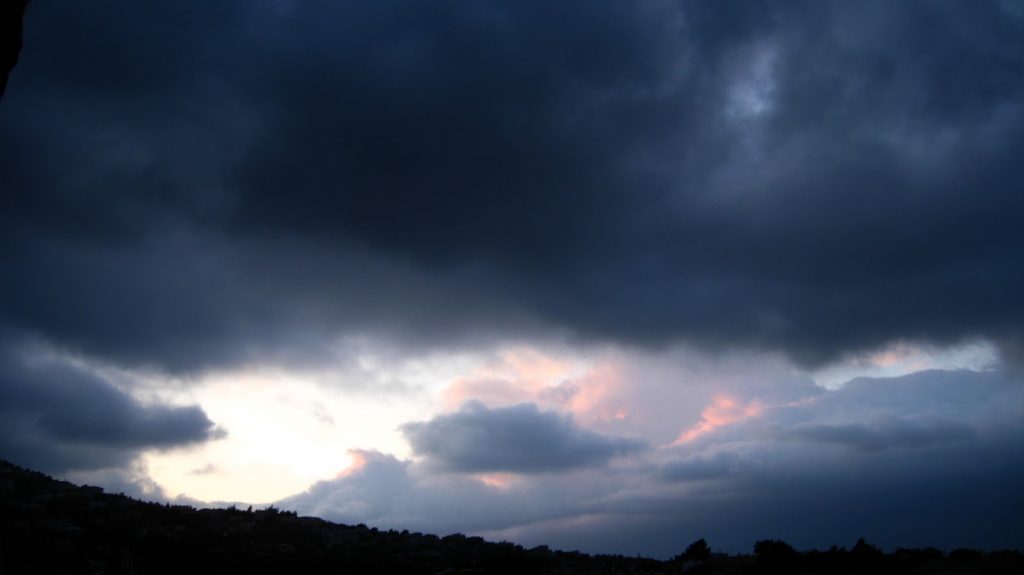 Καιρός σήμερα: Συννεφιασμένη η Πέμπτη – Δείτε αναλυτικά