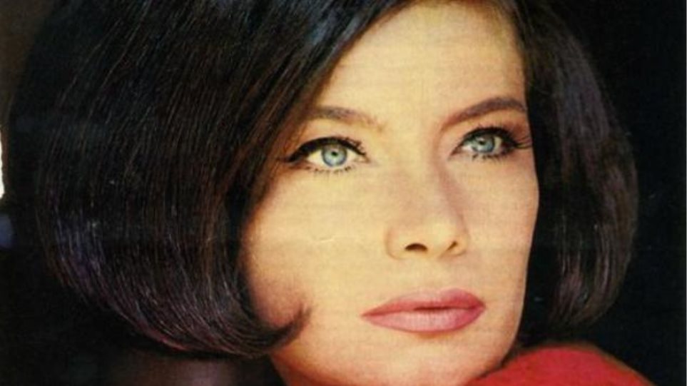 Ανατριχιαστικό! Η φωτογραφία της νεκρής Τζένης Καρέζη 23 χρόνια μετά τον θάνατό της!