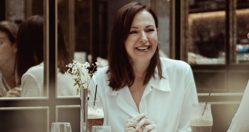 H Κοραλία Καράντη αποκαλύπτει τις άγνωστες πτυχές της: Τα λίφτινγκ, τα διαζύγια, ο γιος και η προσωπική ζωή!