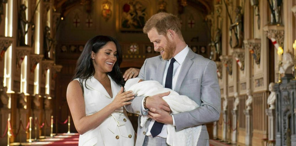 Πέντε πράγματα που σίγουρα δεν ξέρετε για το γιο του πρίγκιπα Χάρι και της Μέγκαν Μάρκλ (φώτο)