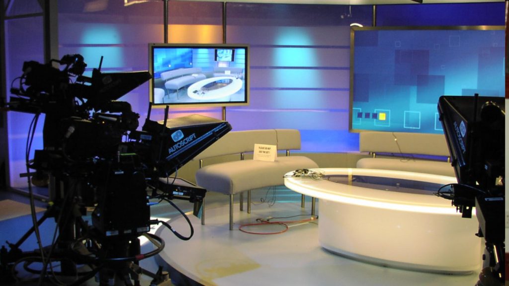 Full in love παρουσιάστρια του ΣΚΑΪ – Ο γαλανομάτης που της έκλεψε την καρδιά… (φώτο)