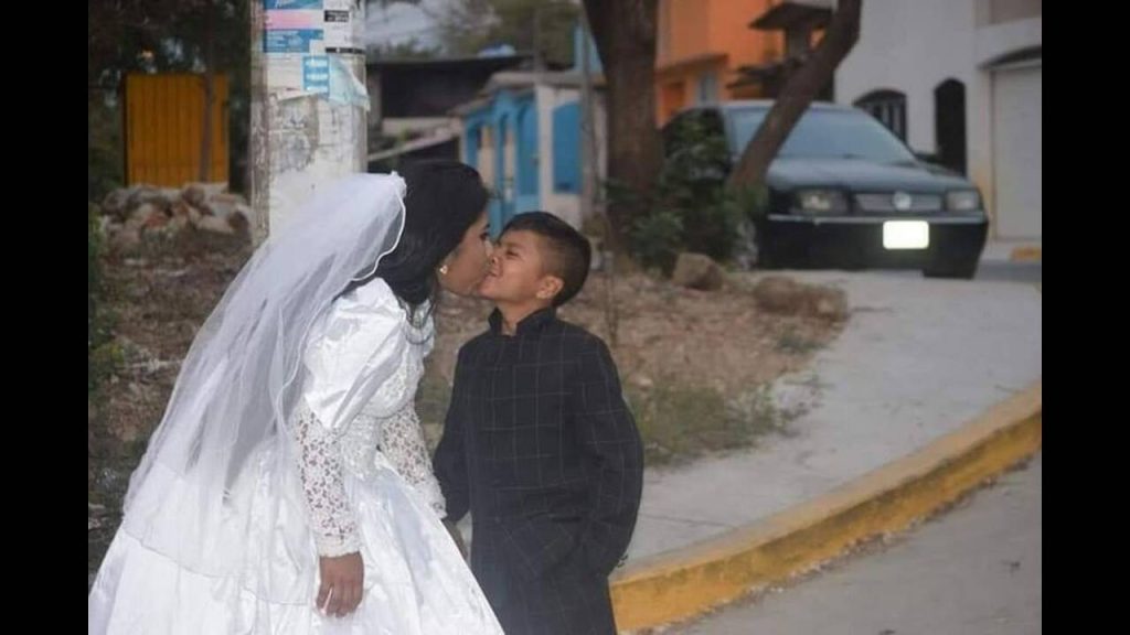 Η πραγματική ιστορία πίσω από τη φωτογραφία που εξόργισε το διαδίκτυο (φώτο-βίντεο)