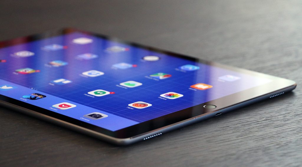 Πιτσιρίκος πήρε το iPad του πατέρα του και το κλείδωσε για 47 χρόνια! (φώτο)