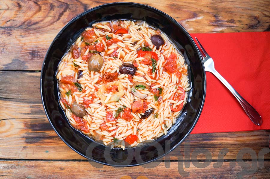 Η συνταγή της ημέρας: Κριθαράκι με φρέσκα μυρωδικά και παρμεζάνα