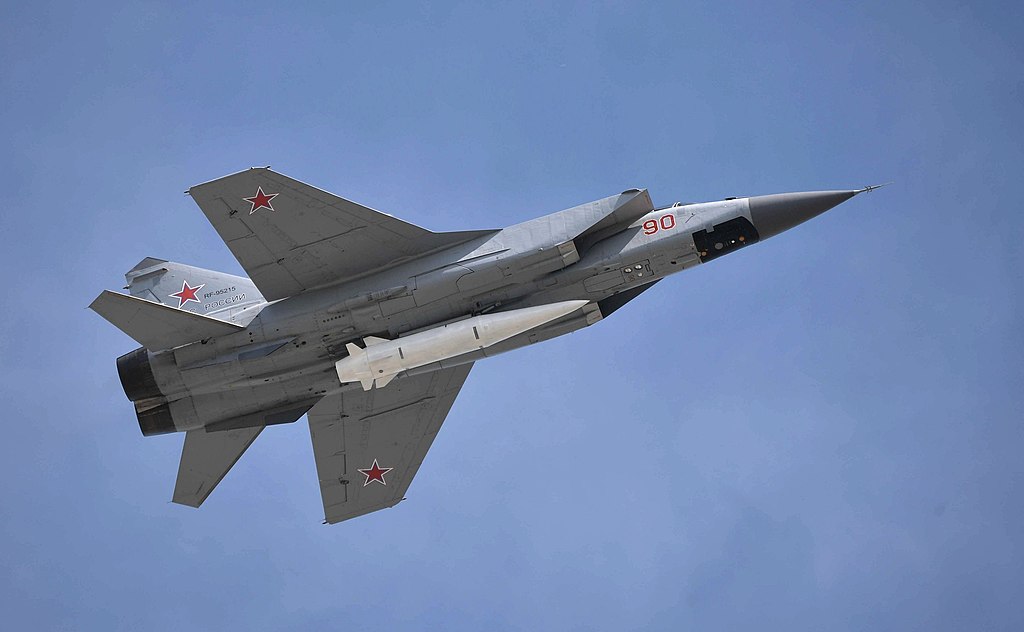 Ρωσία: Τον υπερπύραυλο των 12 mach Kh-47M2 Kinzhal  επιθεώρησε ο Πούτιν
