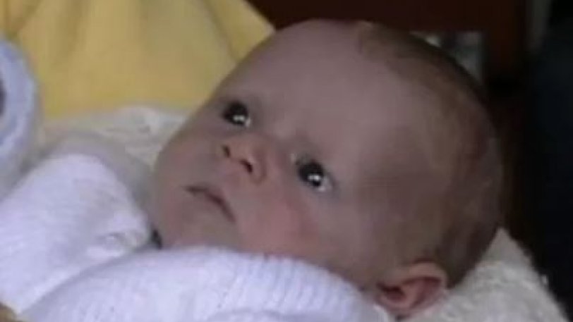 Βρήκε τους γονείς του 33 χρόνια αφότου τον άφησαν στις τουαλέτες αεροδρομίου